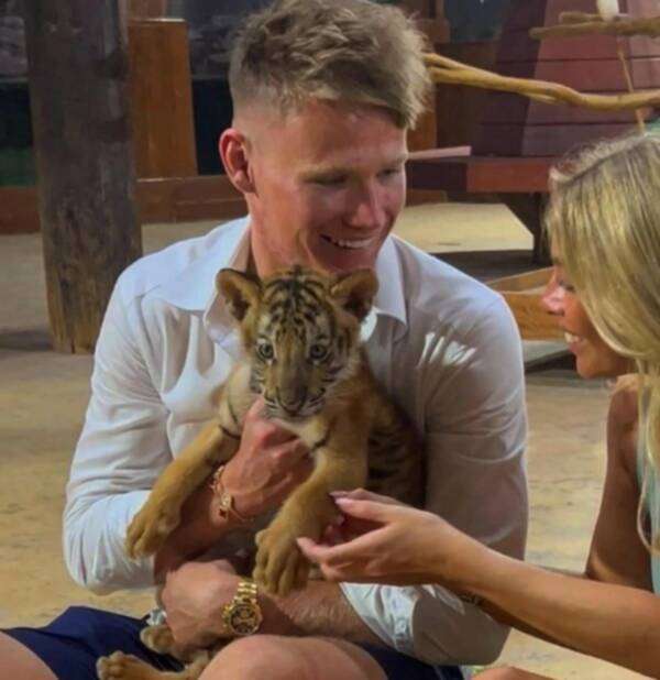 ماكتوميناي وصديقته