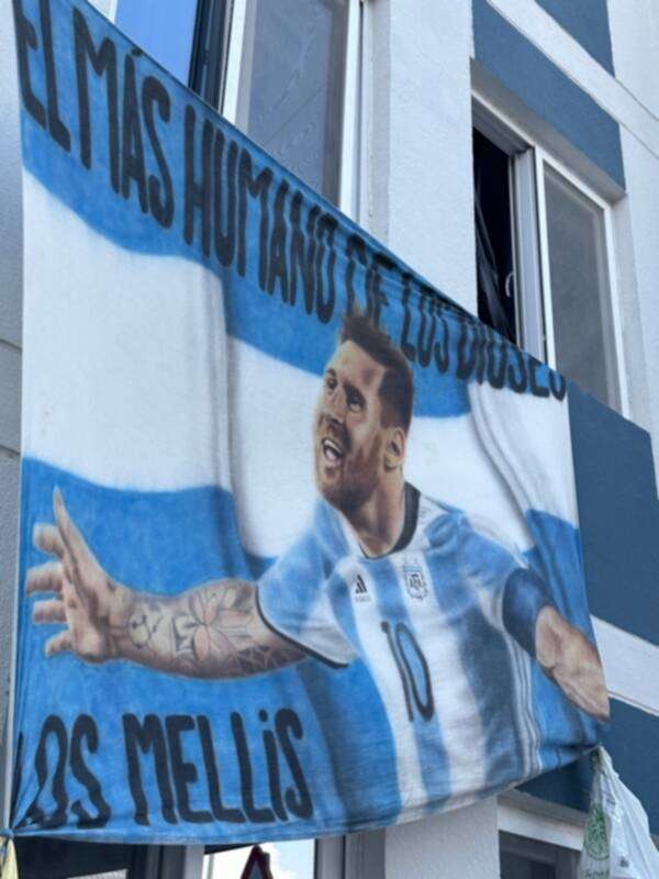 صورة ميسي في براحة الجنوب