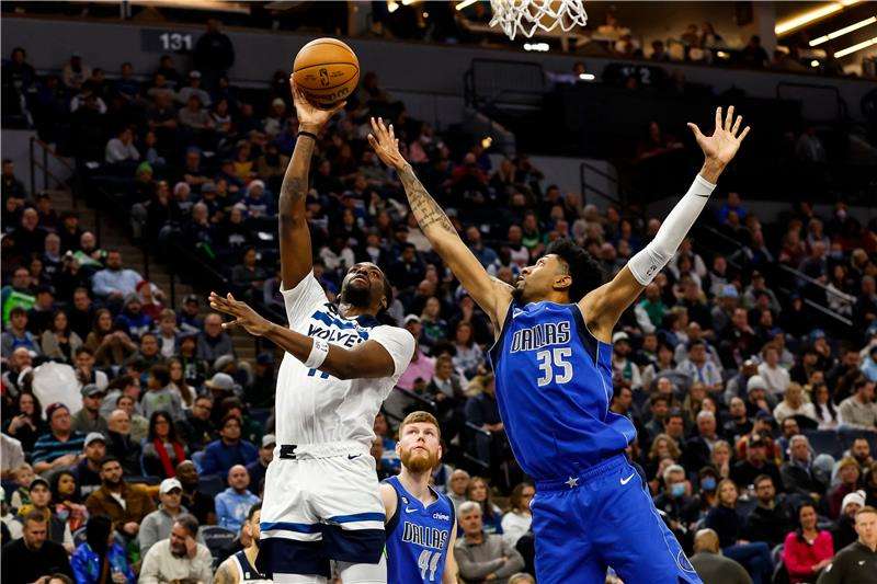 من مباراة مينيسوتا تيمبروولفز ودالاس مافريكس