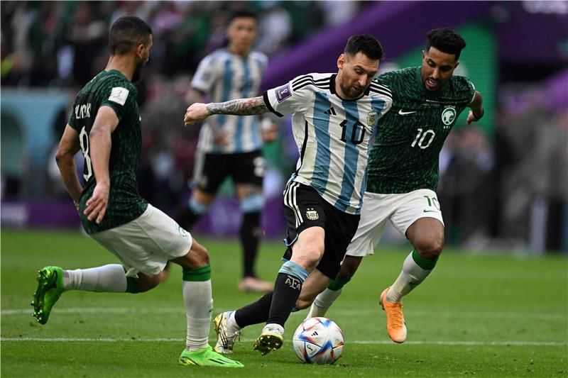 من مباراة الأرجنتين والسعودية
