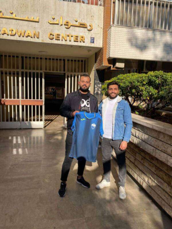 بعد توقيع العقود