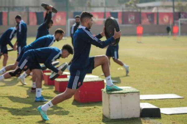 لاعبو الأهلي