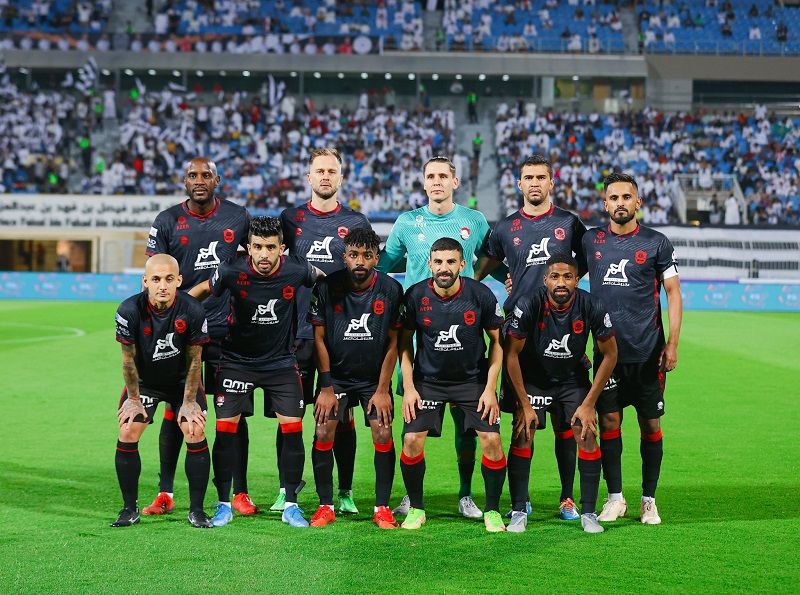 لاعبو الرائد