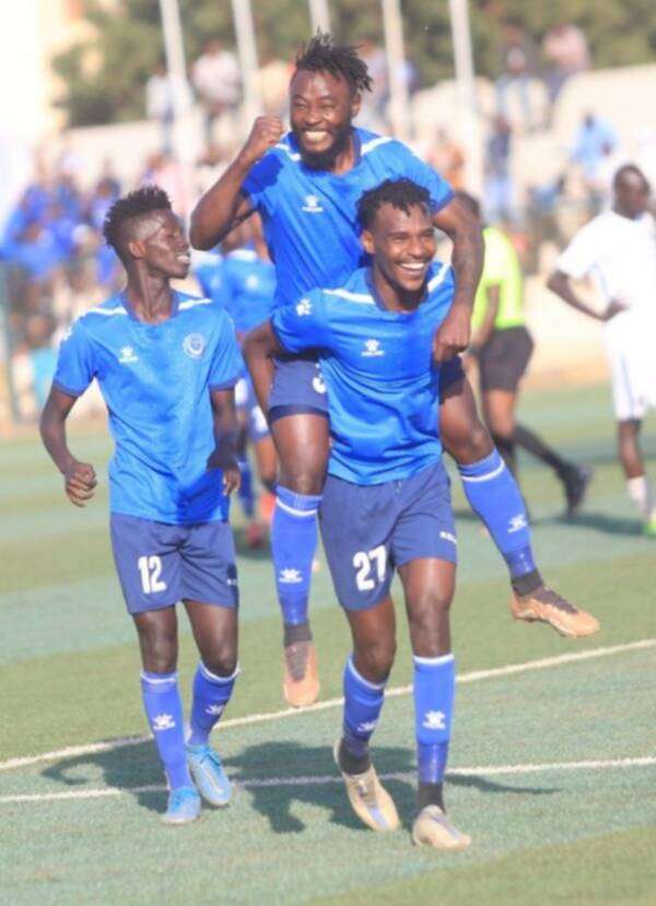 لاعبو الهلال