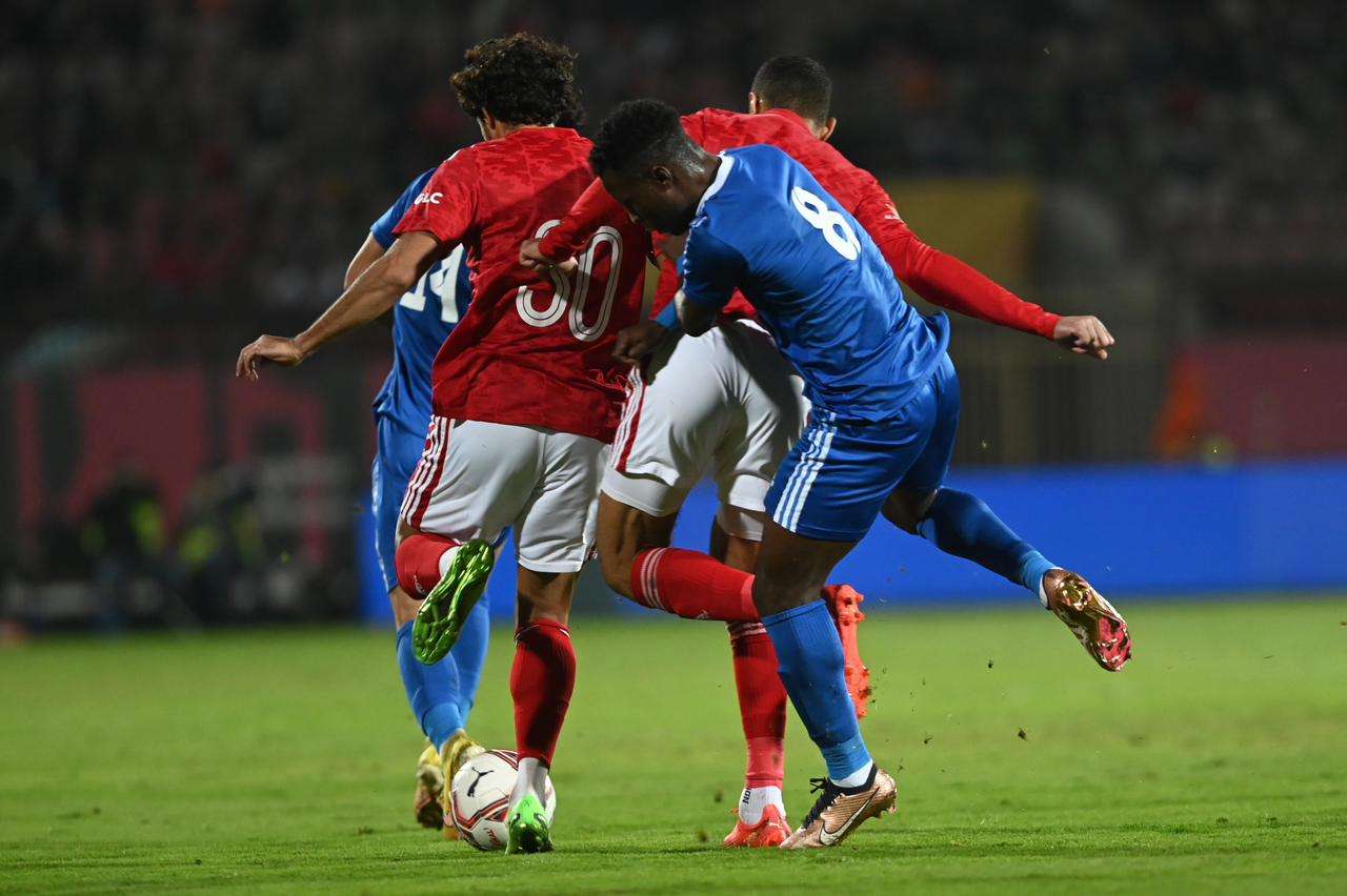 من لقاء الأهلي وسموحة