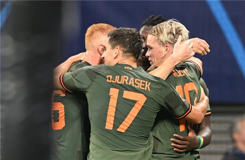 لاعبو شاختار