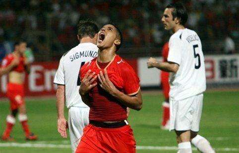  البحريني فوزي عايش لاعب دبي الاماراتي