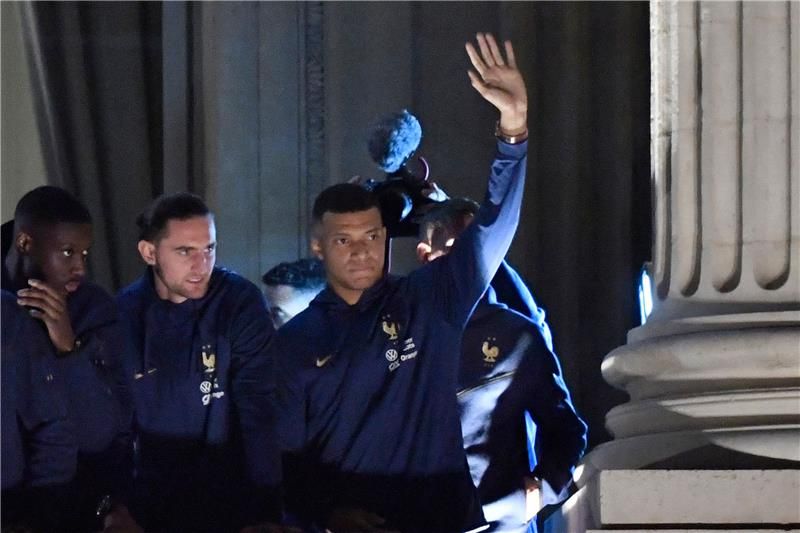 أدريان رابيو ومبابي