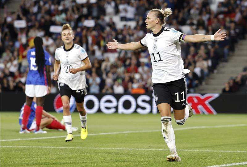 ألكسندرا بوب