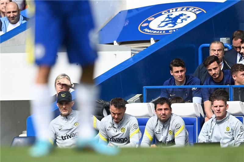 توماس توخيل (أقصى اليسار)