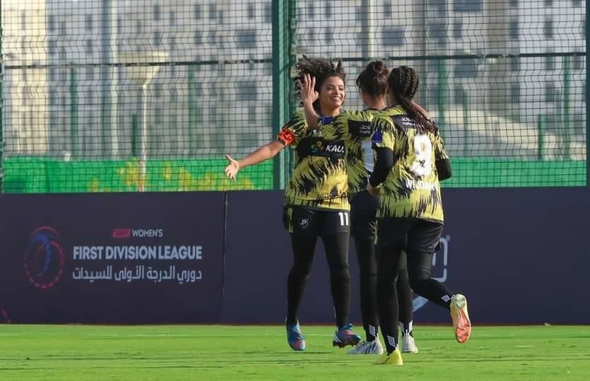 لاعبات فريق فخر جدة