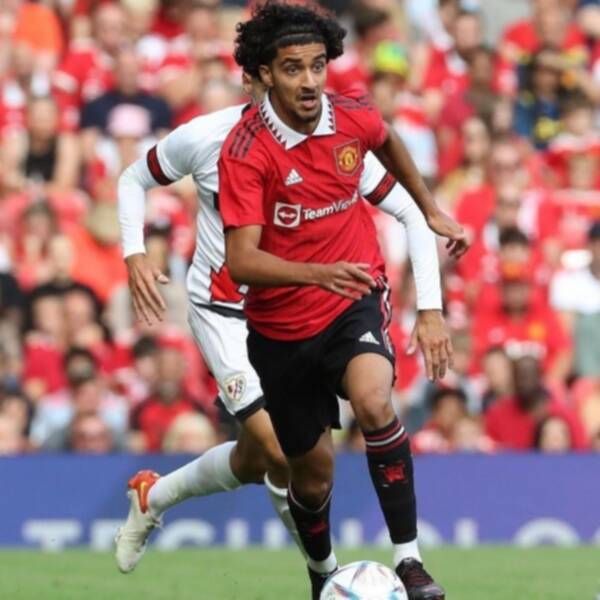 زيدان إقبال