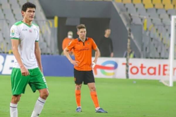 هيثم العيوني (على اليسار)