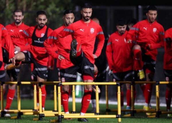 لاعبو منتخب البحرين