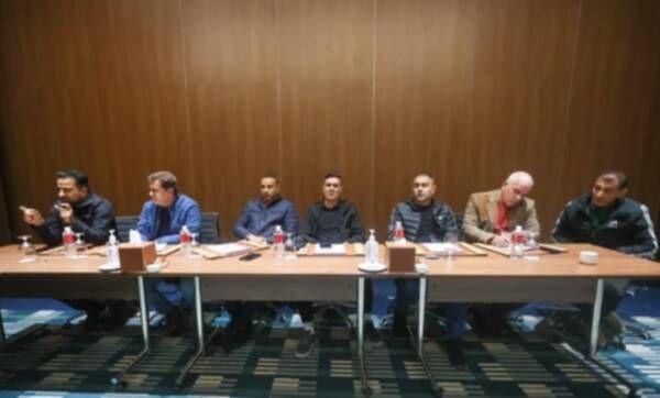 من الاجتماع