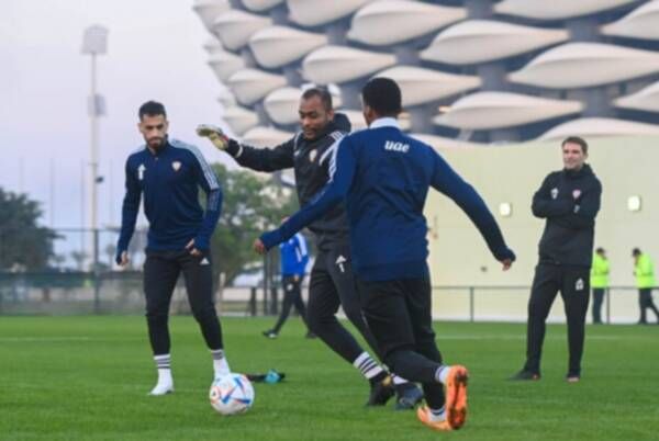من تدريبات المنتخب الإماراتي