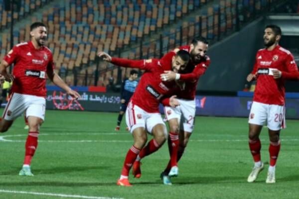 لاعبو الأهلي