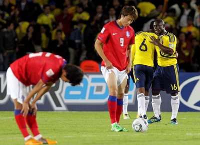 فرحة كولومبية وحسرة كورية بعد نهاية المباراة