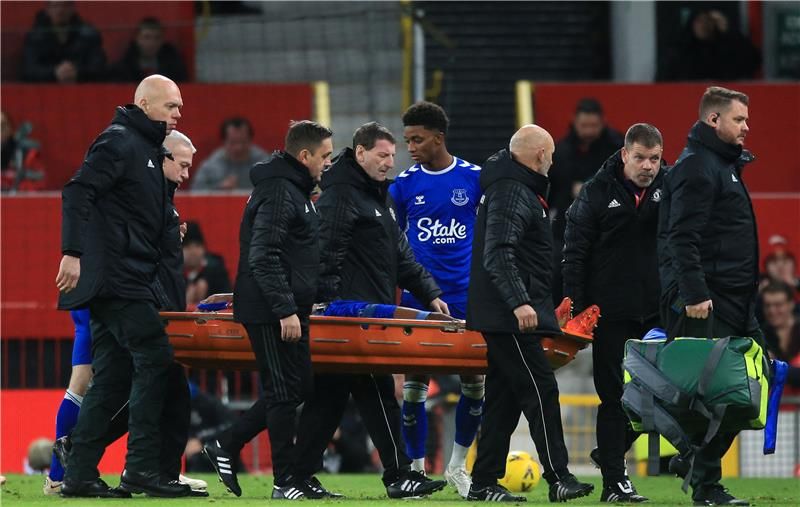 من إصابة أليكس أيوبي