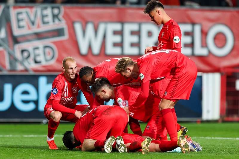 من اللقاء (نقلا عن حساب تفينتي أنشخيدة على تويتر)