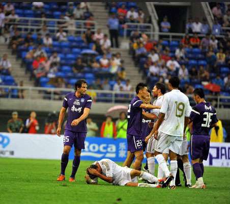 صورة من مباراة الفريقين