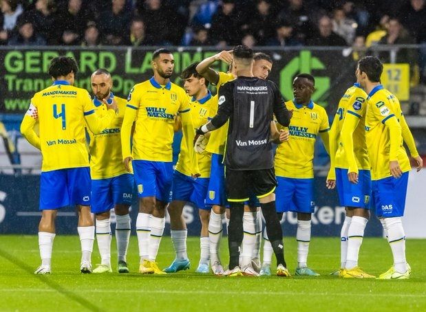 لاعبو فالفيك