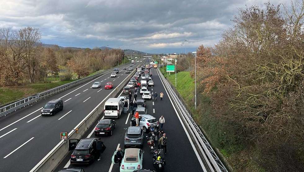 من الازدحام المروري بسبب شجار الجماهير