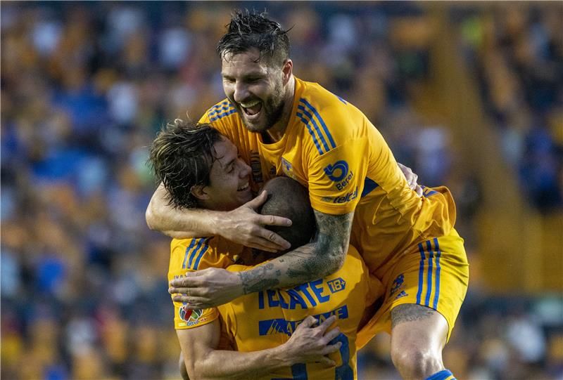 لاعبو تيجريس أونال