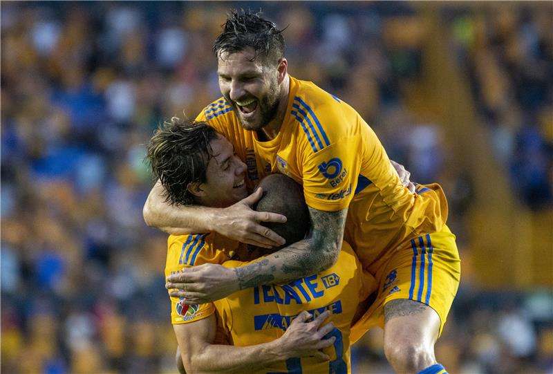 لاعبو تيجريس أونال