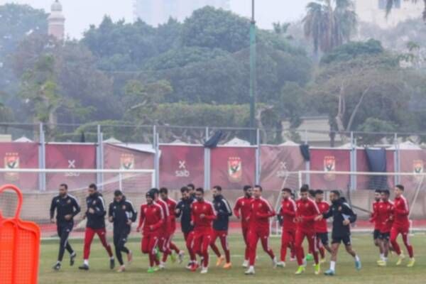 لاعبو الأهلي