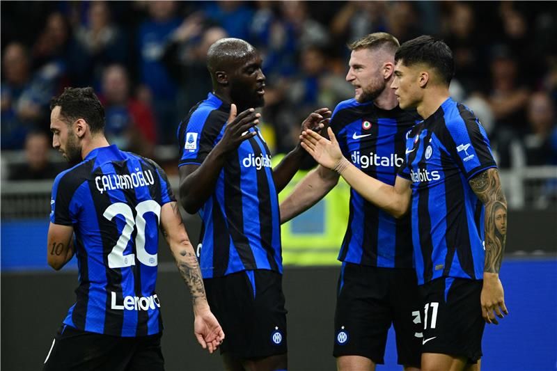 لاعبو انتر ميلان