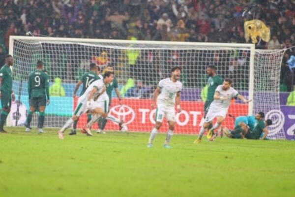 من مباراة العراق والسعودية