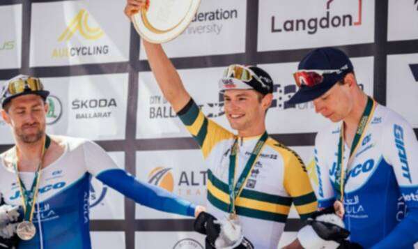 جانب من التتويج