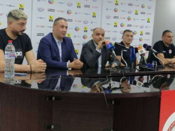 جانب من المؤتمر الصحفي