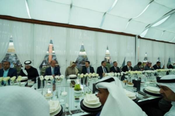 من الاجتماع