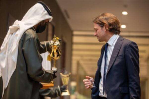 من وصول بعثة الفريق