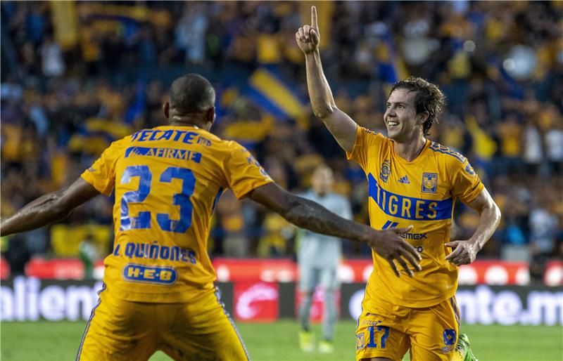 لاعبو تيجريس أونال