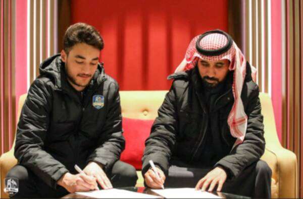 من توقيع العقد