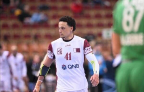 يوسف بن علي في مباراة الجزائر