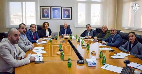 من الاجتماع