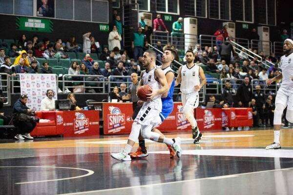 لاعبو الحكمة