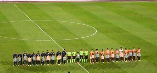 بيراميدز أمام فاركو