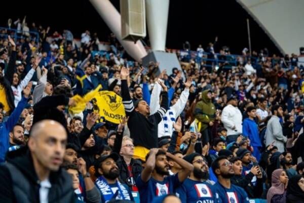 الجماهير من ملعب اللقاء