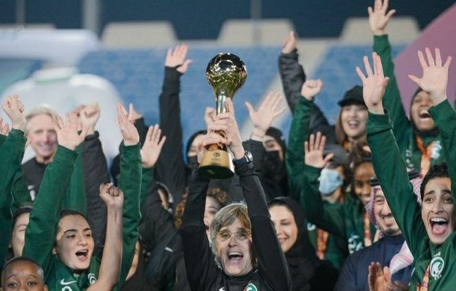 تتويج المنتخب السعودي للسيدات باللقب