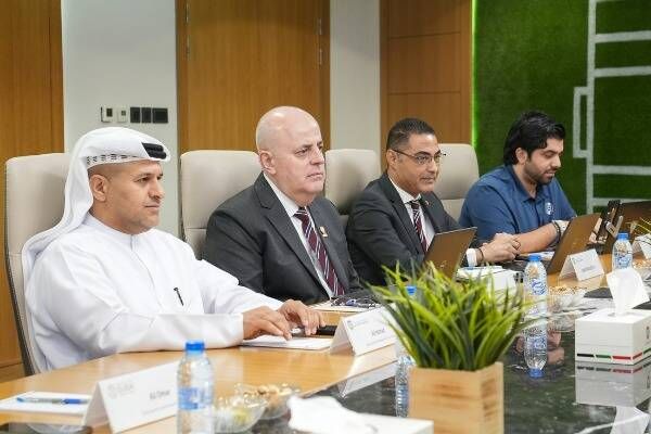 من الاجتماع