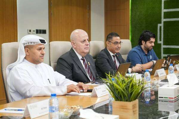 من الاجتماع