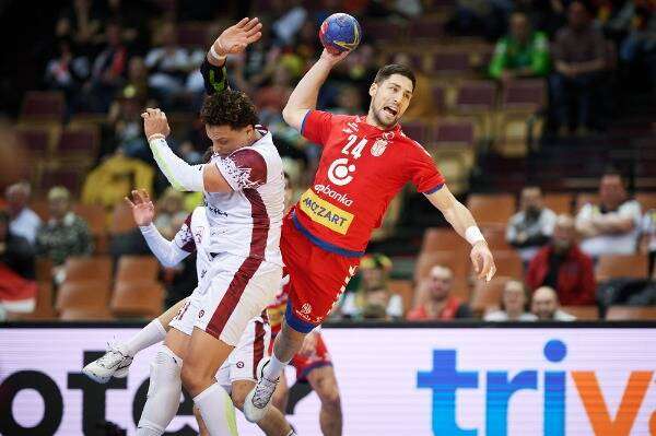 جانب من مباريات المنتخب القطري