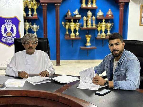 من توقيع موالي