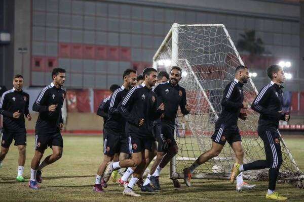 لاعبو الأهلي