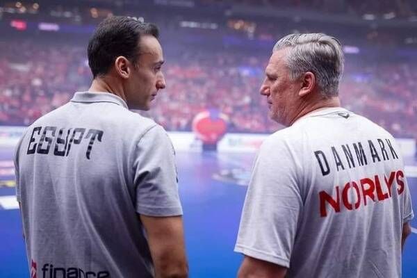 باروندو مع مدرب الدنمارك